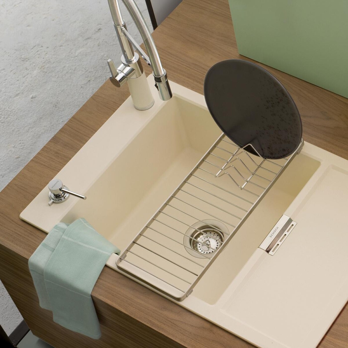 Granitspüle mit Einbau-Spülmittelspender Ladon von SCHOCK Granitspüle mit Einbau-Spülmittelspender Ladon von SCHOCK